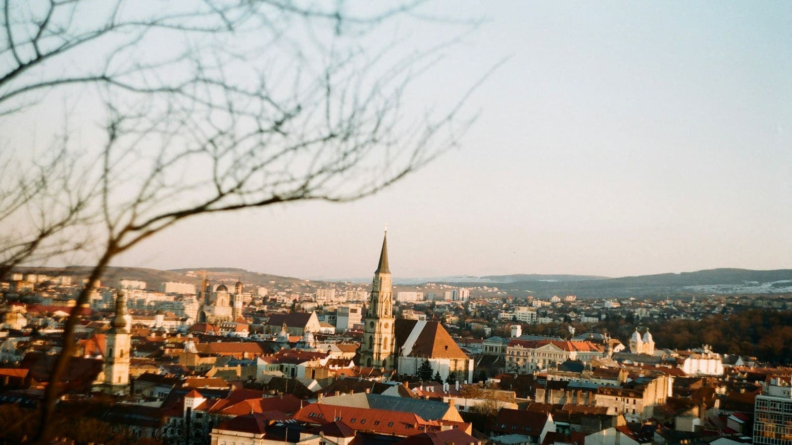 Cluj-Napoca văzut de sus, la apus